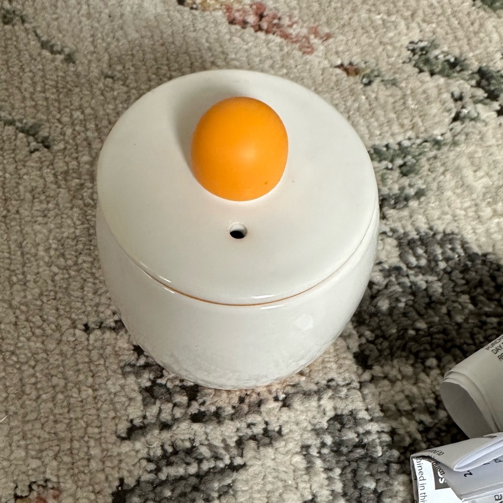 Vintage Egg-Tastic Ceramic Microwave Egg Cooker & Poacher Magic Under The Lid - Picture 4 of 11